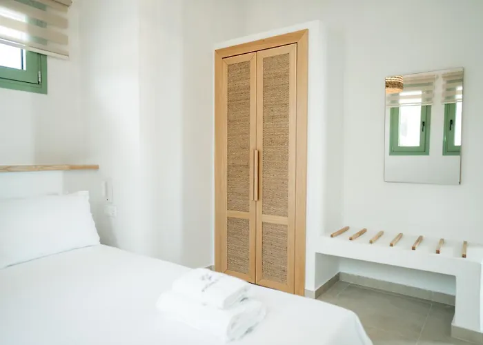 Magnolia Thassos Potos